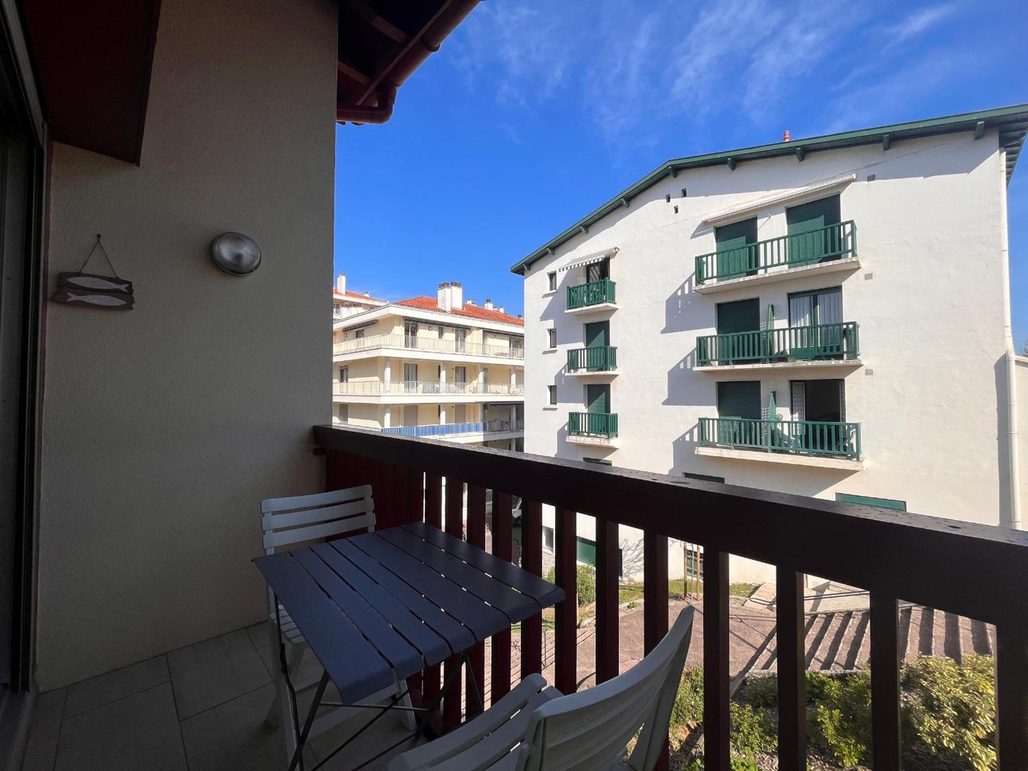 Studio Mezzanine A 100M De La Plage Avec Balcon, Apercu Mer Et Parking - Saint-Jean-De-Luz - Fr-1-239-576 Apartment Exterior photo